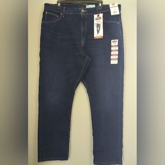 NWT Wrangler Athletic Fit Dark Wash Jeans Size 40x30 - Picture 3 of 4